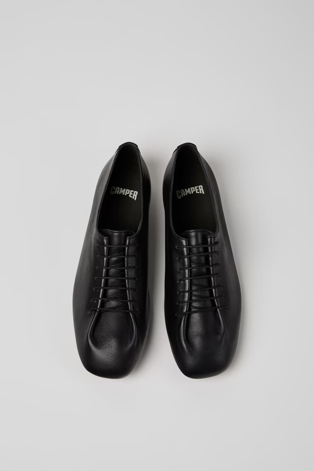 Camper Casi Myra reimaðir Black